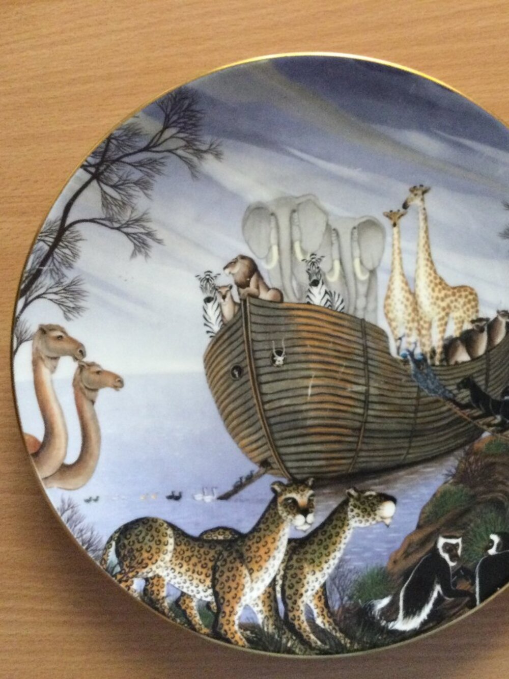 Royal Doulton “The Ark” Gustavo Novoa 1980 Limited 10000 Edition Plate 10 3/8"